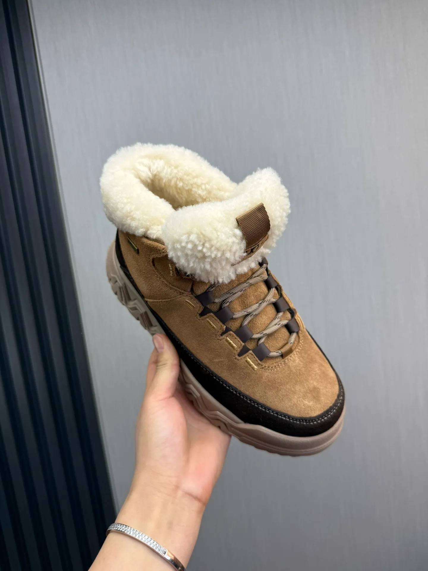 Men's shoes💰660💰couples👩‍❤️‍👨 [UGG] hot winter warm boots🐑Purely hand-stitched! Simple and stylish design, frosted cowhide➕Comfortable and warm wool➕UGG original outsole‼ ️Soft and comfortable to wear, good warmth retention, and excellent foot feel 36-44 regular size